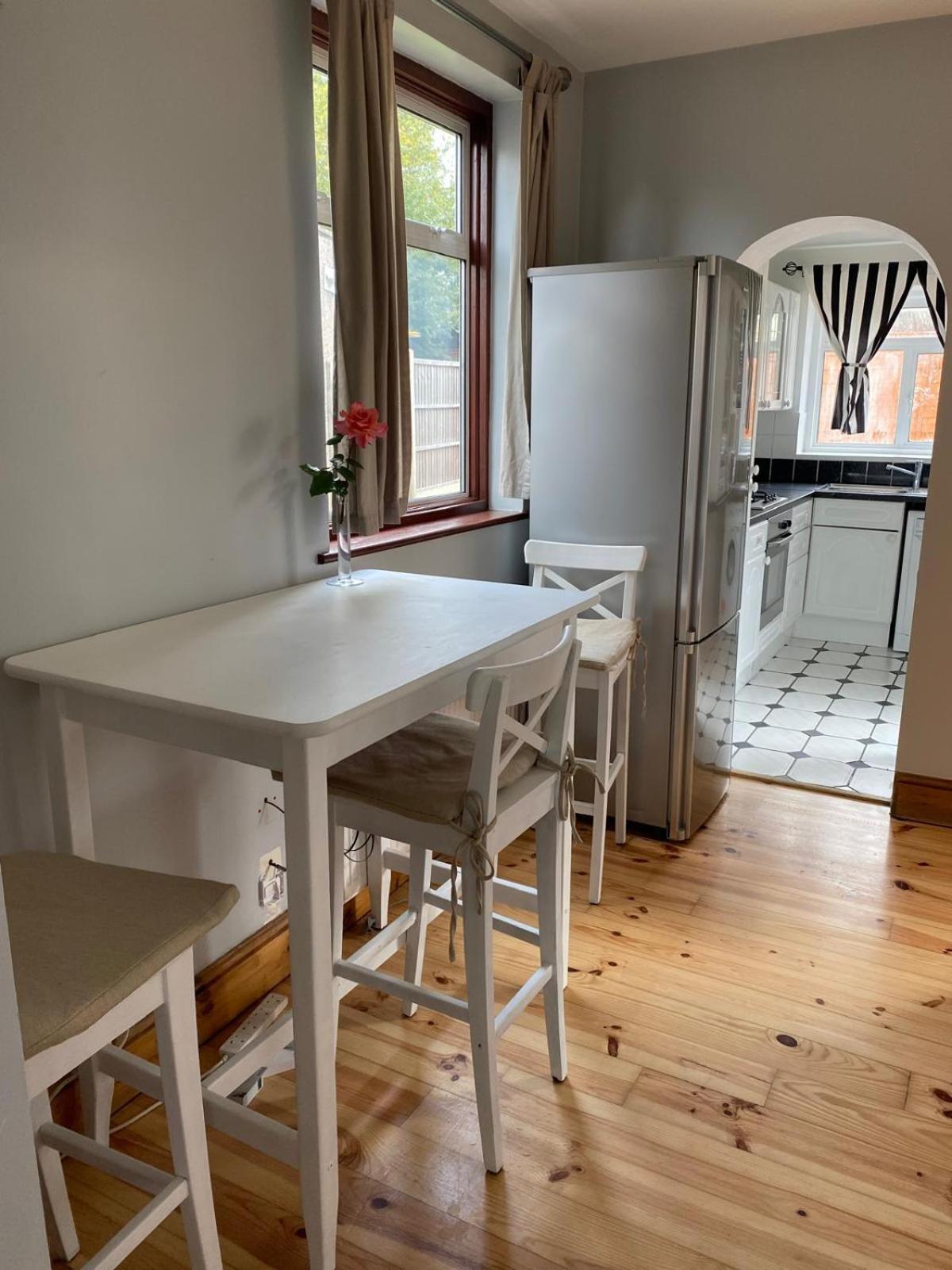 Lovely Rooms In West London Northolt  Luaran gambar