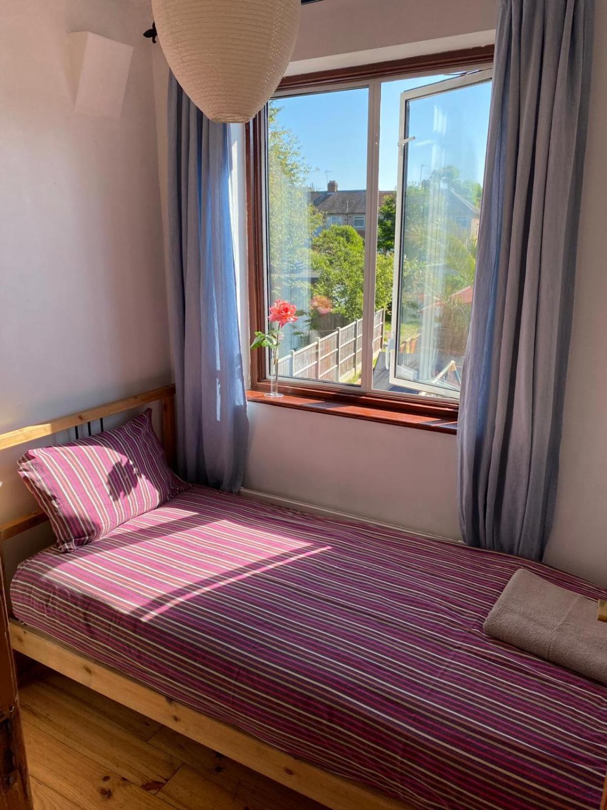 Lovely Rooms In West London Northolt  Luaran gambar